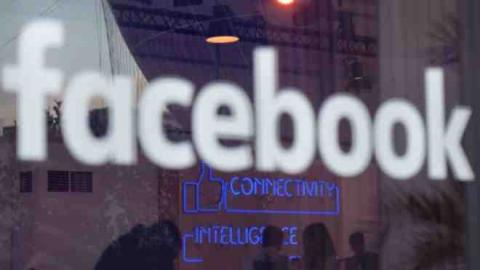 فيسبوك يبدأ استخدام تقنية تسمح لفاقدي البصر الاستمتاع بالصور فيسبوك يبدأ استخدام تقنية تسمح لفاقدي البصر الاستمتاع بالصور