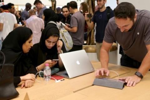 ابل تفتتح في الامارات اول متاجرها في الشرق الاوسط ابل تفتتح في الامارات اول متاجرها في الشرق الاوسط