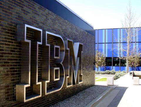 IBM تستخدم حاسوبا متقدما لعلاج السرطان IBM تستخدم حاسوبا متقدما لعلاج السرطان